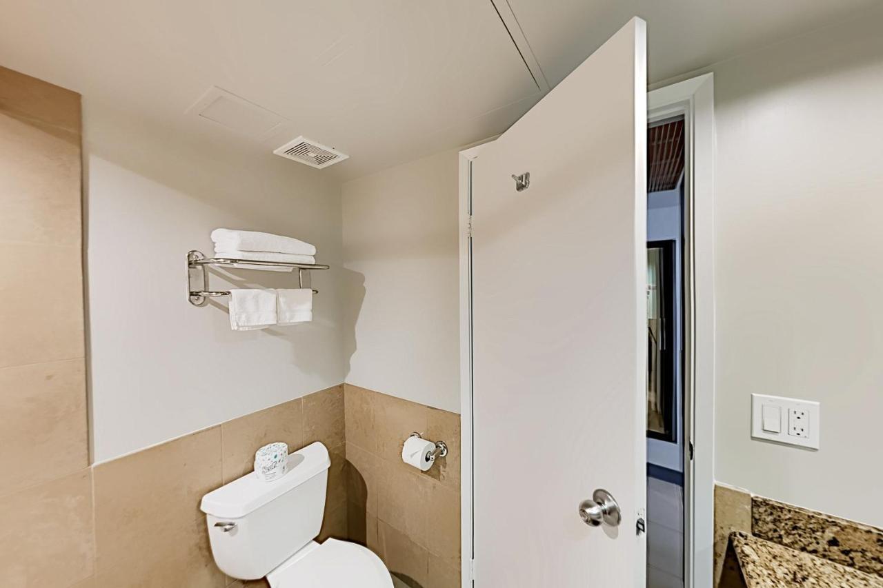 檀香山Aqua Palms Waikiki Ocean View Lanai Parking Included公寓 外观 照片