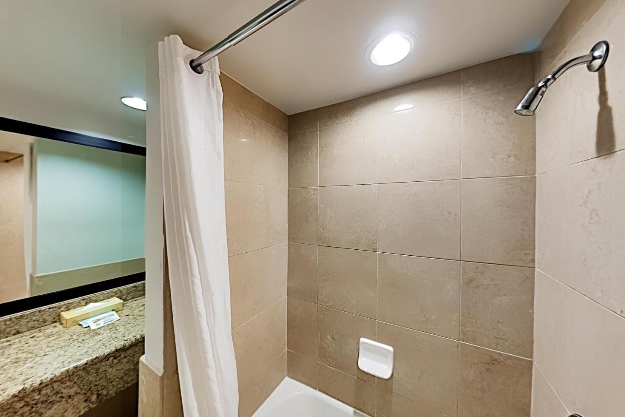 檀香山Aqua Palms Waikiki Ocean View Lanai Parking Included公寓 外观 照片