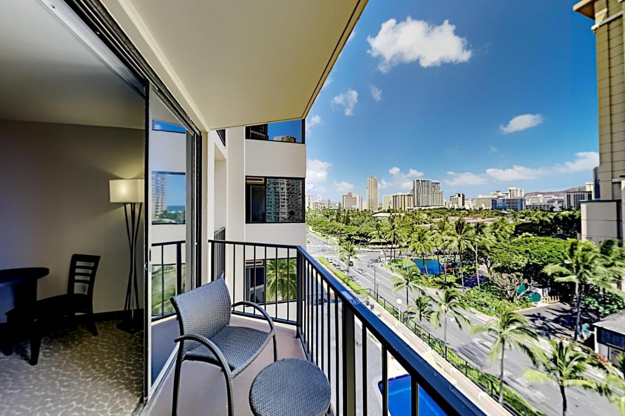 檀香山Aqua Palms Waikiki Ocean View Lanai Parking Included公寓 外观 照片