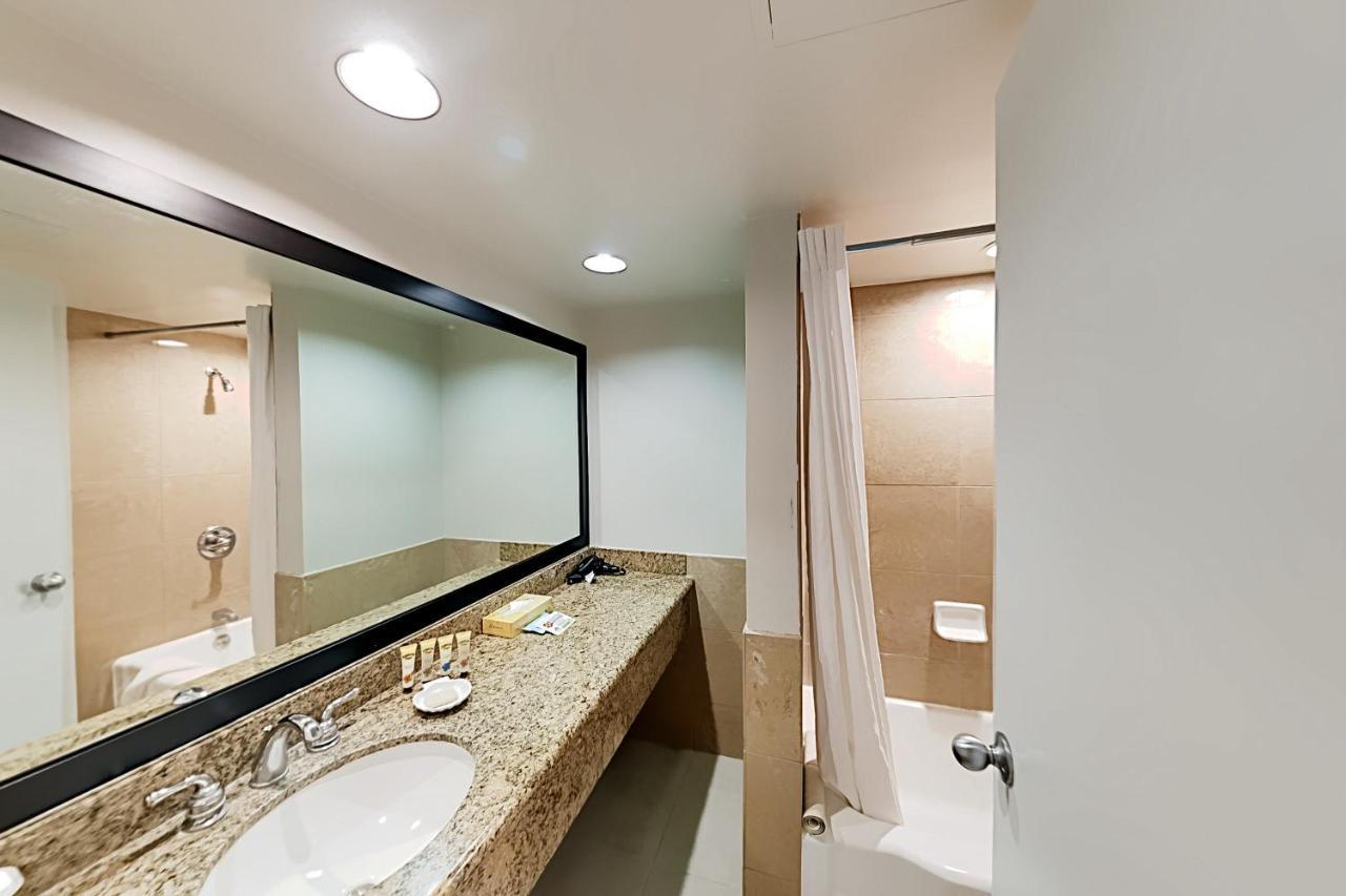 檀香山Aqua Palms Waikiki Ocean View Lanai Parking Included公寓 外观 照片